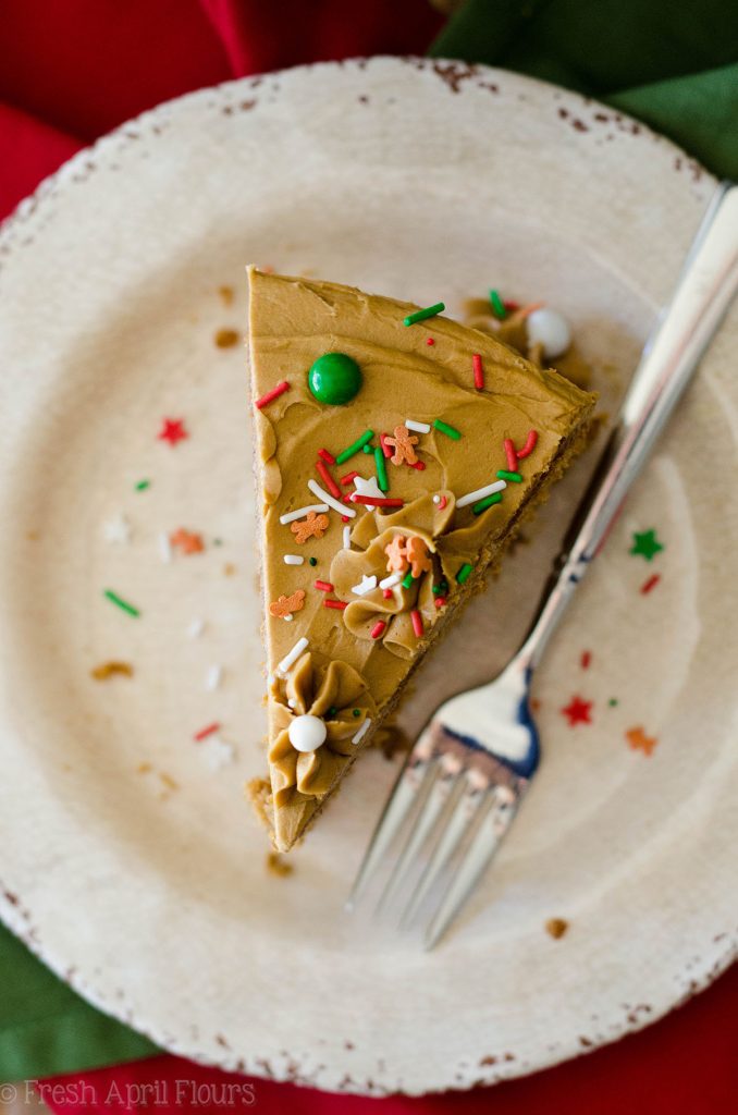Pastel de pan de jengibre con melaza Crema de mantequilla: un pastel dulce y picante lleno de todos sus sabores favoritos de pan de jengibre y rematado con una crema de mantequilla de melaza cremosa y audaz.