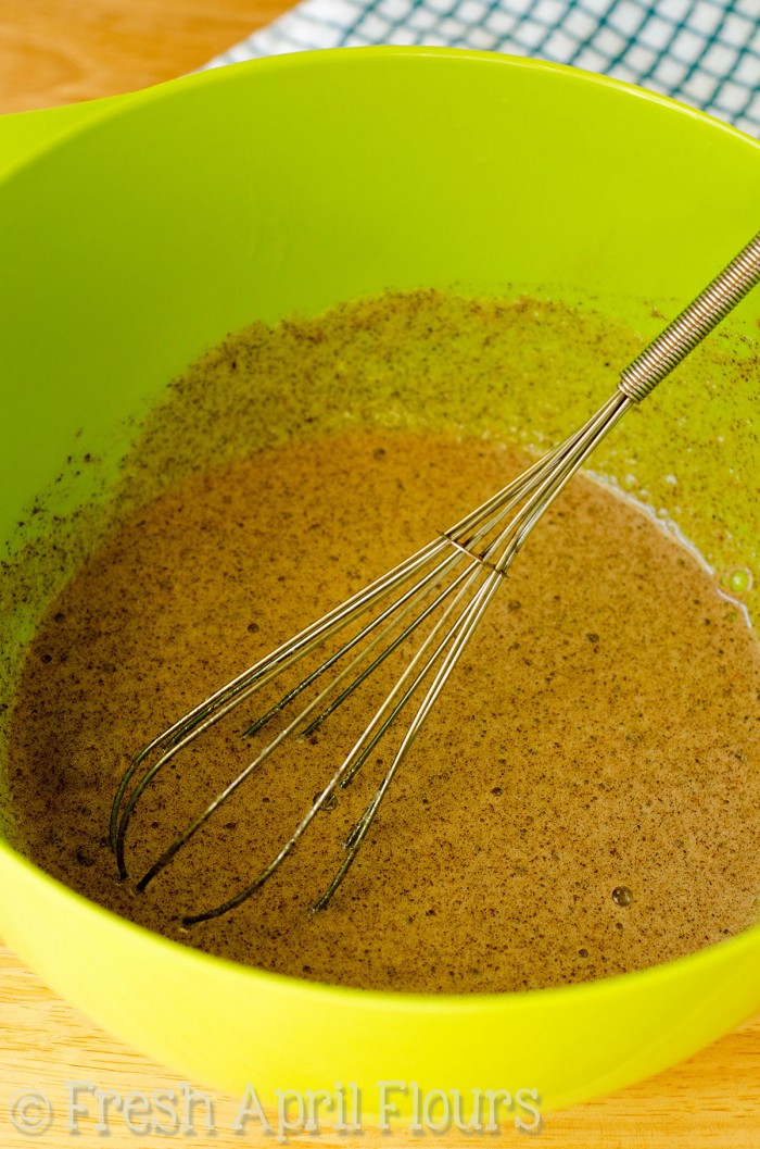 Pastel de zanahoria Macarrones de coco: crujientes por fuera, húmedos y masticables por dentro, estos sencillos macarrones de coco están llenos de todos los sabores y especias de la tarta de zanahoria.