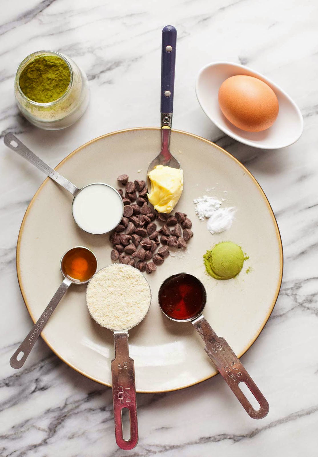 Ingredientes para Matcha Mug Cake (Paleo, Sin Gluten) | acalculatedwhisk.com
