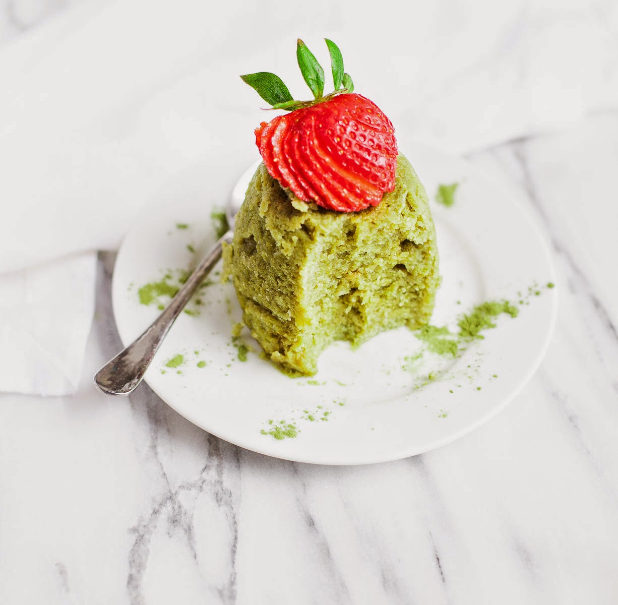 Pastel Matcha Mug (Paleo, Sin Gluten) | acalculatedwhisk.com