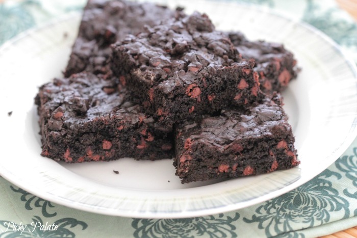 Peppermint Oreo Chocolate Chip Brownies-31t