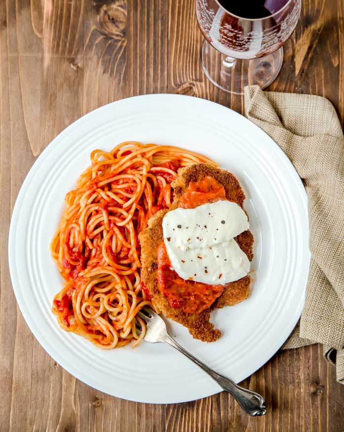  Chicken Parm que sirve dos @dessertfortwo 