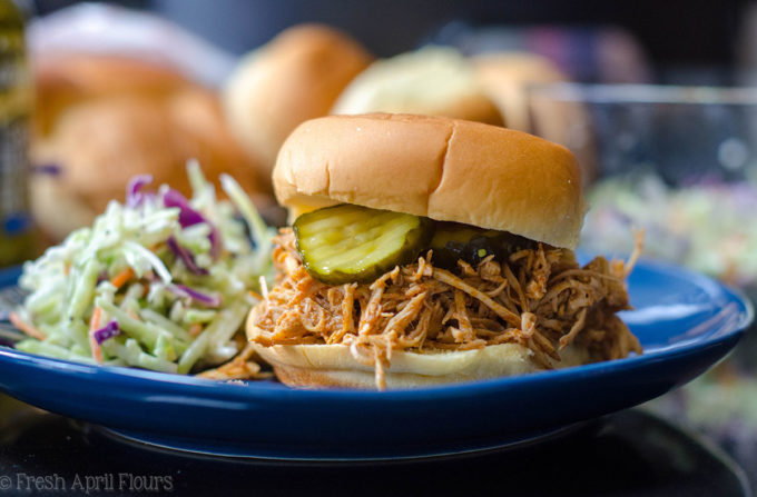 Pollo picado al estilo Nashville: traiga el sabor del sur a su cocina con una receta de pollo rallado fácil y de cocción lenta inspirada en el icónico icono de Nashville