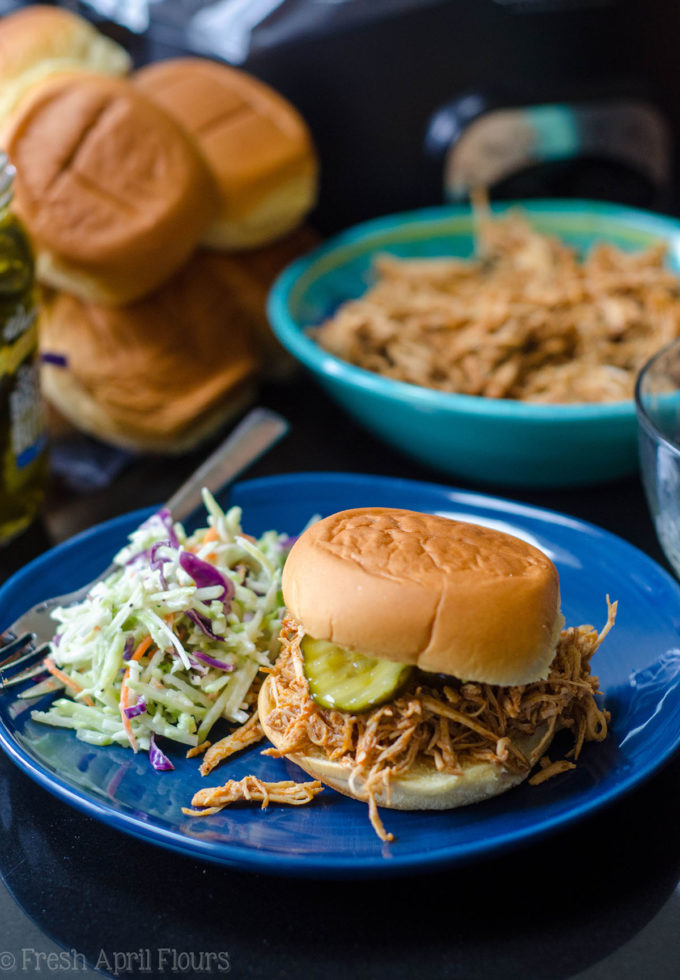 Pollo picado al estilo Nashville: traiga el sabor del sur a su cocina con una receta de pollo rallado fácil y de cocción lenta inspirada en el icónico icono de Nashville