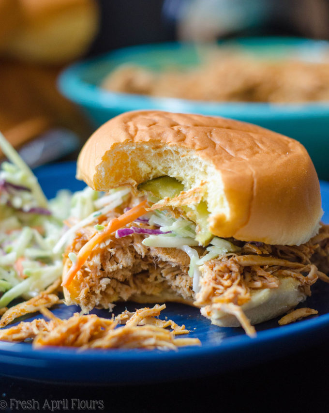 Pollo picado al estilo Nashville: traiga el sabor del sur a su cocina con una receta de pollo rallado fácil y de cocción lenta inspirada en el icónico icono de Nashville
