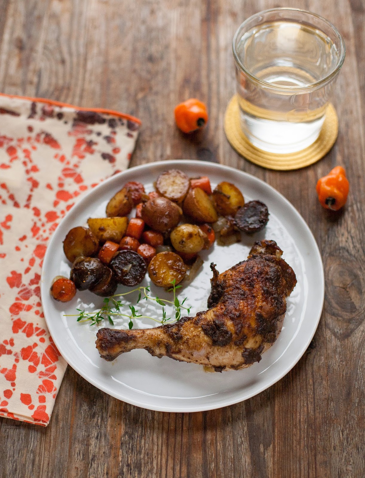 Pollo Jerk Asado Con Zanahorias Y Patatas (Sin Gluten, Paleo, Entero30) | acalculatedwhisk.com