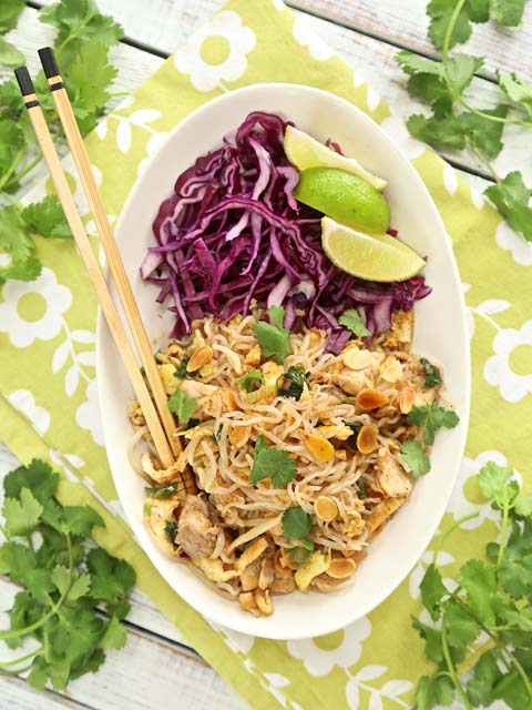 ¡21 recetas sobresalientes de fideos Shirataki para disfrutar de esta pasta sin calorías de cero calorías de Japón! #glutenfree #paleo #keto #lowcarb | cocinartheglobe.com