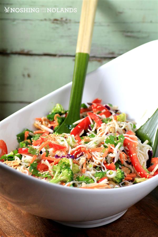 ¡21 recetas sobresalientes de fideos Shirataki para disfrutar de esta pasta sin calorías de cero calorías de Japón! #glutenfree #paleo #keto #lowcarb | cocinartheglobe.com
