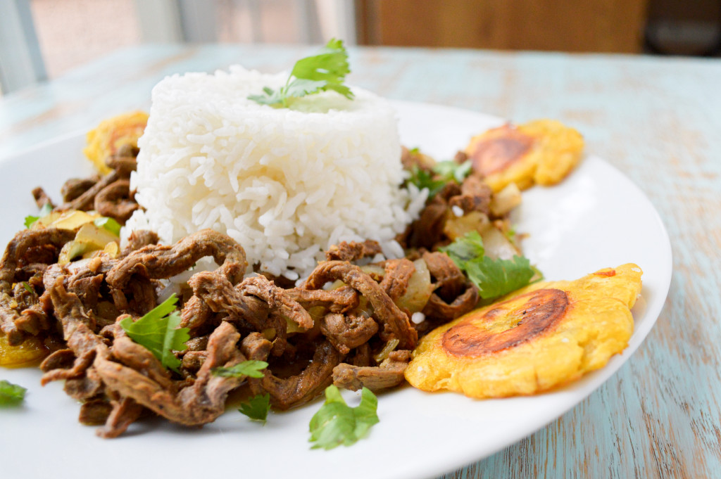 Bistec Encebollado: Puerto Rican Steak ; Onions