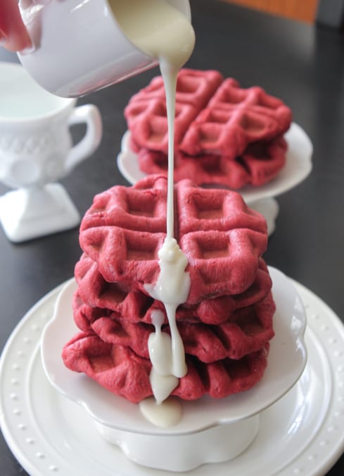 Rollitos De Crema De Helado De Terciopelo Rojo Helado