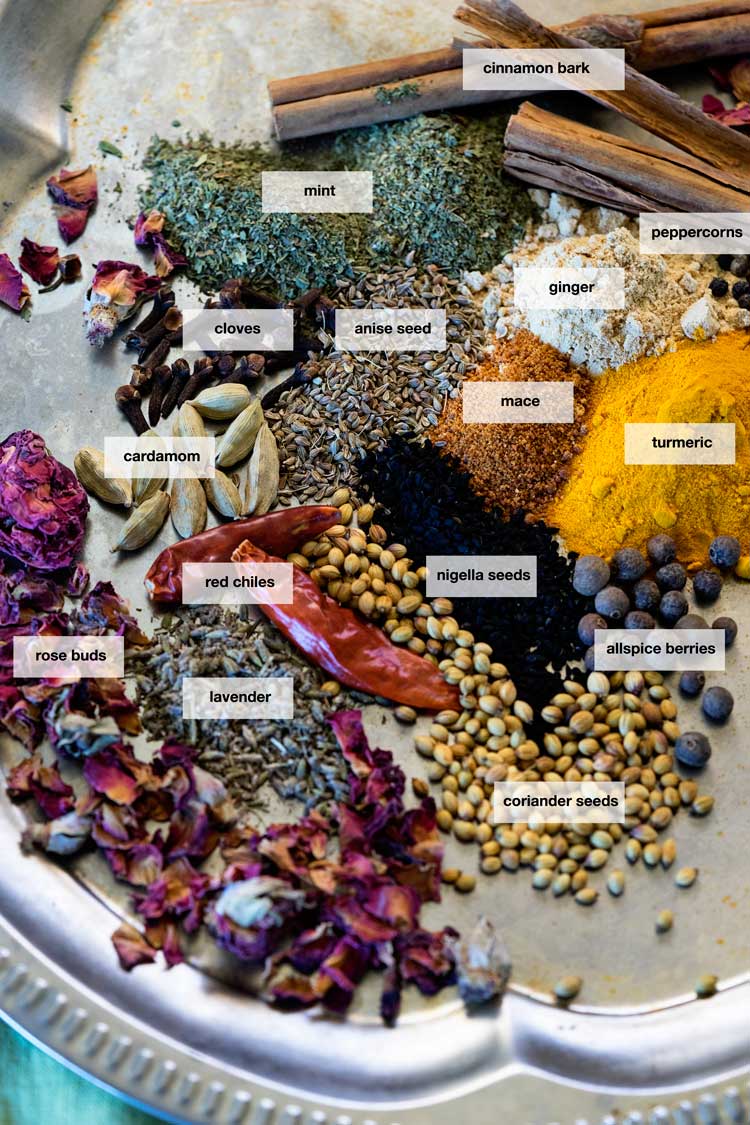 todos los ingredientes para Ras el Hanout Spice Blend.