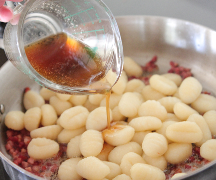 Pancetta y Sweet Pea Brown Mantequilla Gnocchi-5