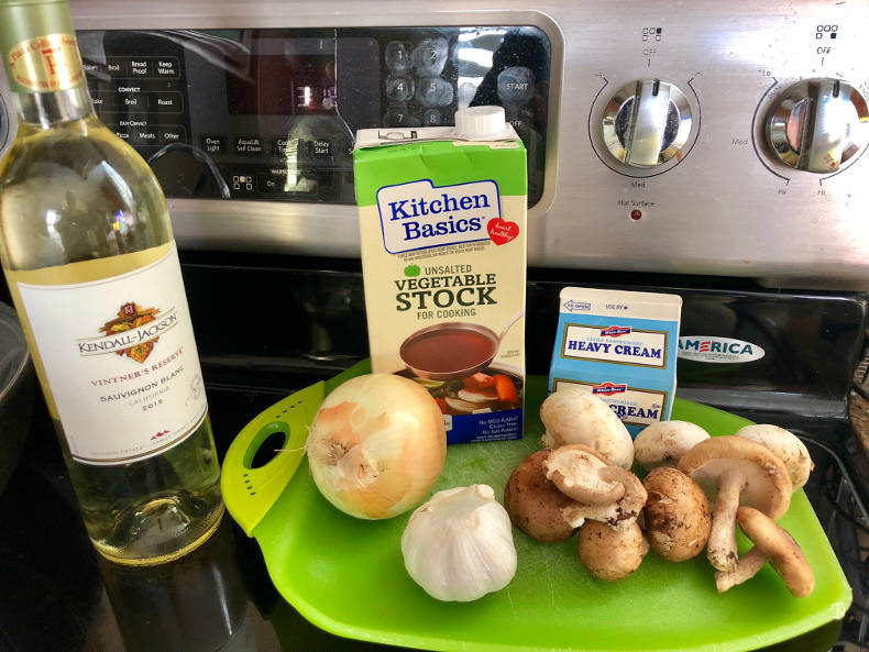 Receta de sopa cremosa de champiñones
