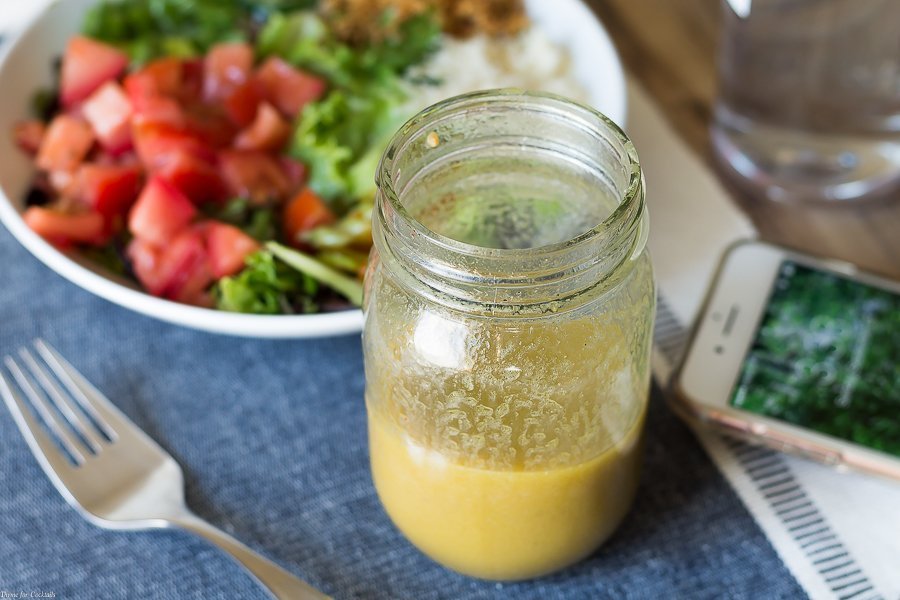Esta semana haz un poco de autocuidado! Desintoxica con tu ensalada favorita con una receta de vinagreta de sidra de manzana cruda. Consigue tu cuerpo + mente fuera de un funk nublado.
