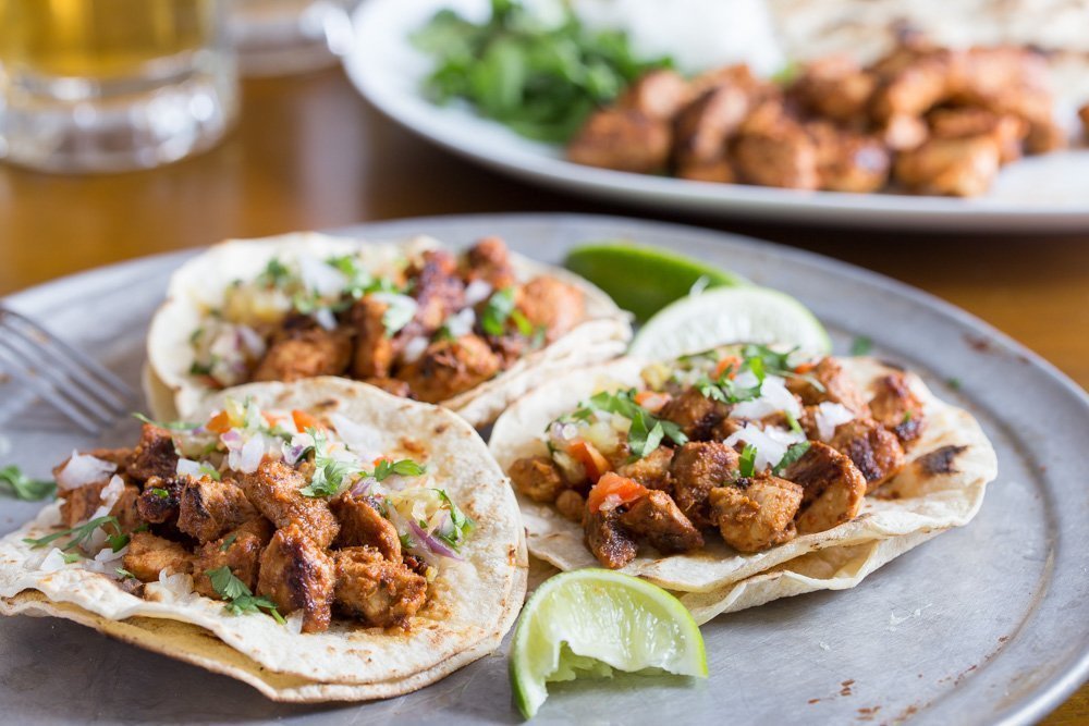 Tacos Al Pastor Con Salsa De Piña