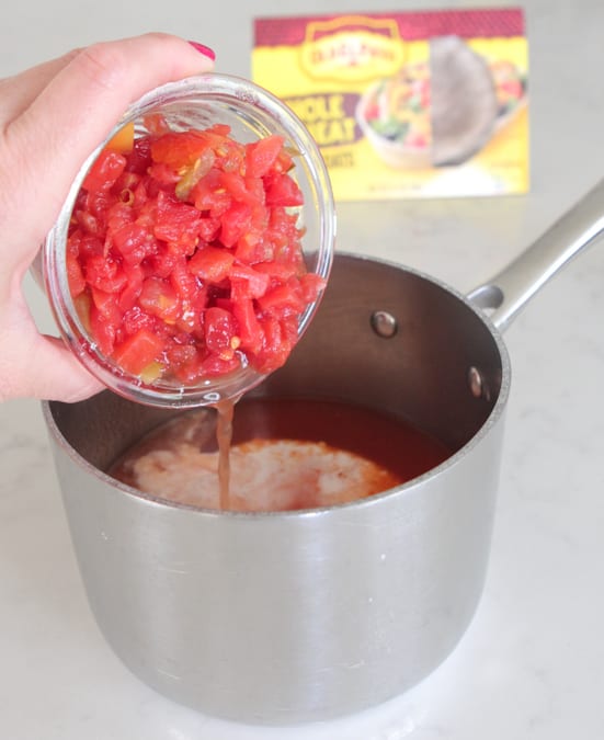 Botes de sopa de pollo con enchilada