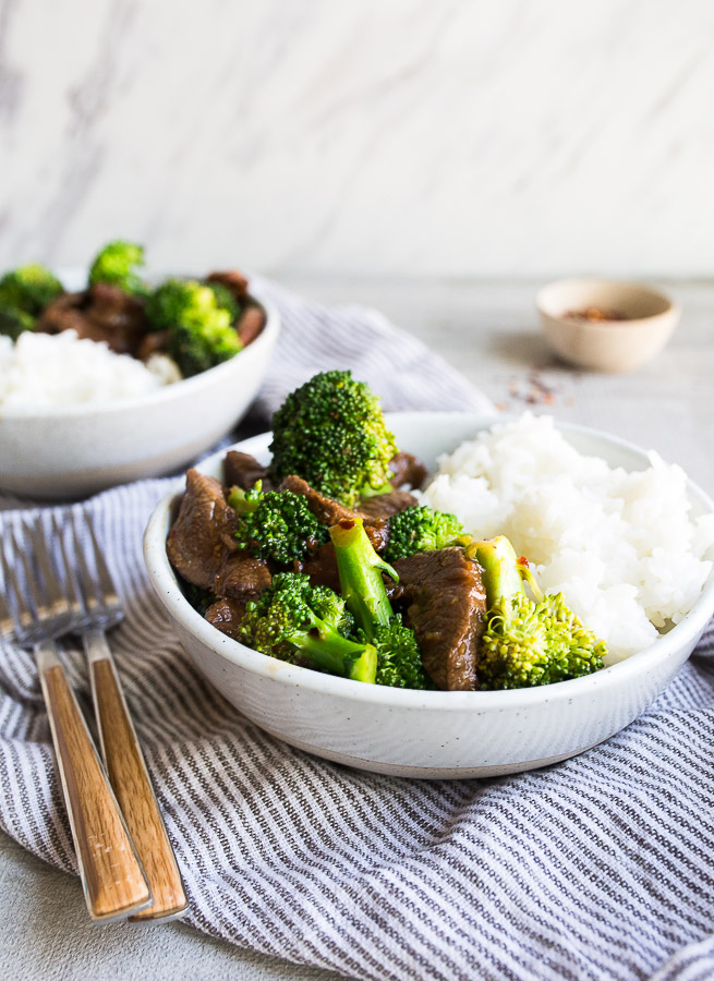  Salteado de brócoli y carne de res 