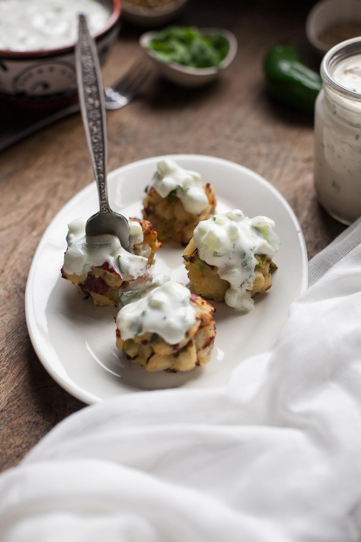 Samosa muerde con raita | acalculatedwhisk.com