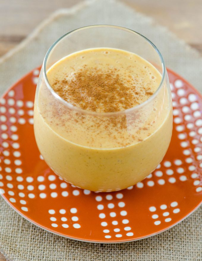 Pumpkin Pie Smoothie: ¡una forma repleta de proteínas para obtener su dosis de pastel de calabaza!