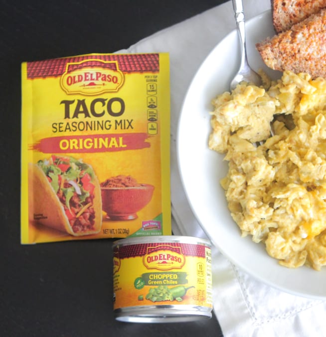 Huevos revueltos de chile verde tostado de taco