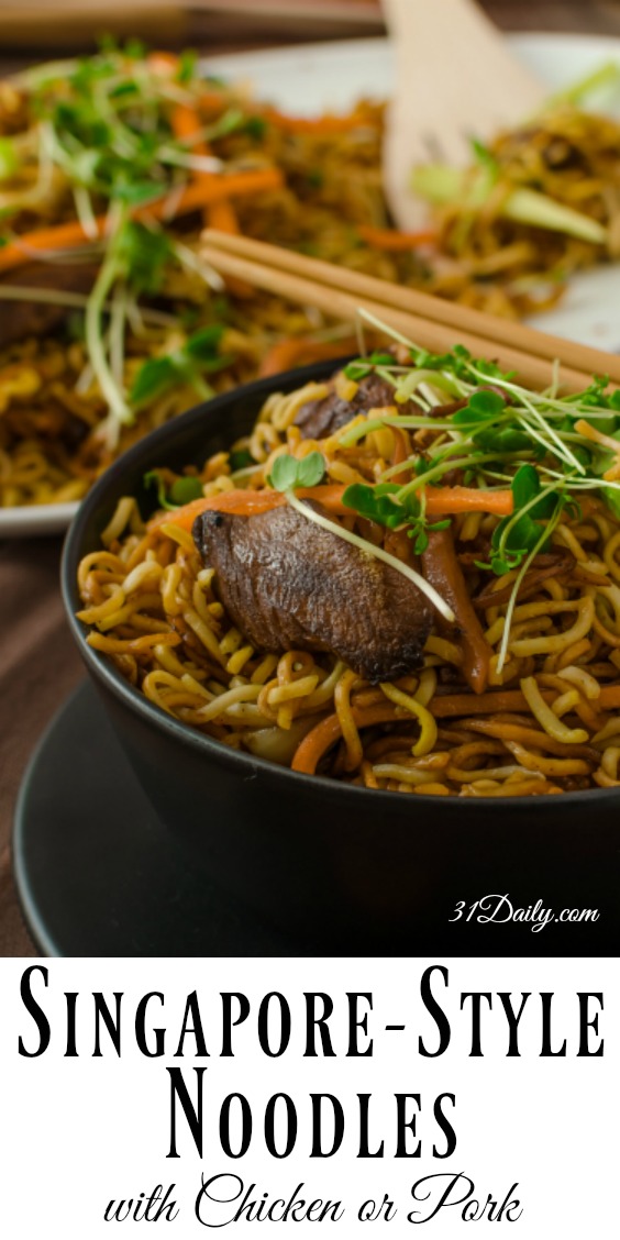 Tallarines al estilo de Singapur con pollo o cerdo