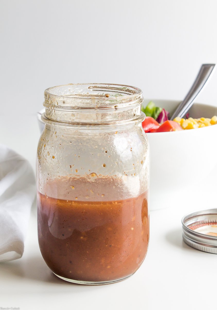 Esta vinagreta de barbacoa dulce picante tiene notas de azĂşcar moreno, ajo y pimienta negra fresca; rocĂe sobre su ensalada favorita para un tapĂłn de espectáculo de verano.